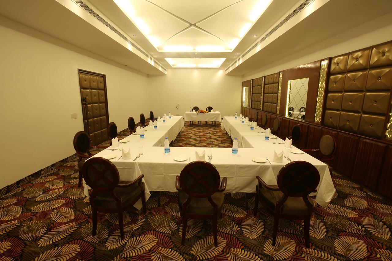 Days Hotel By Wyndham Panipat Ngoại thất bức ảnh