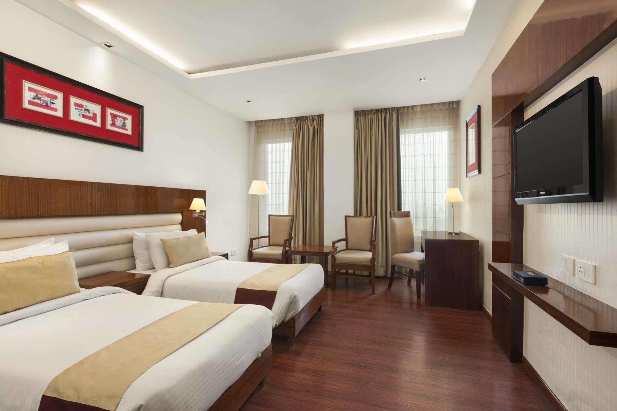 Days Hotel By Wyndham Panipat Ngoại thất bức ảnh