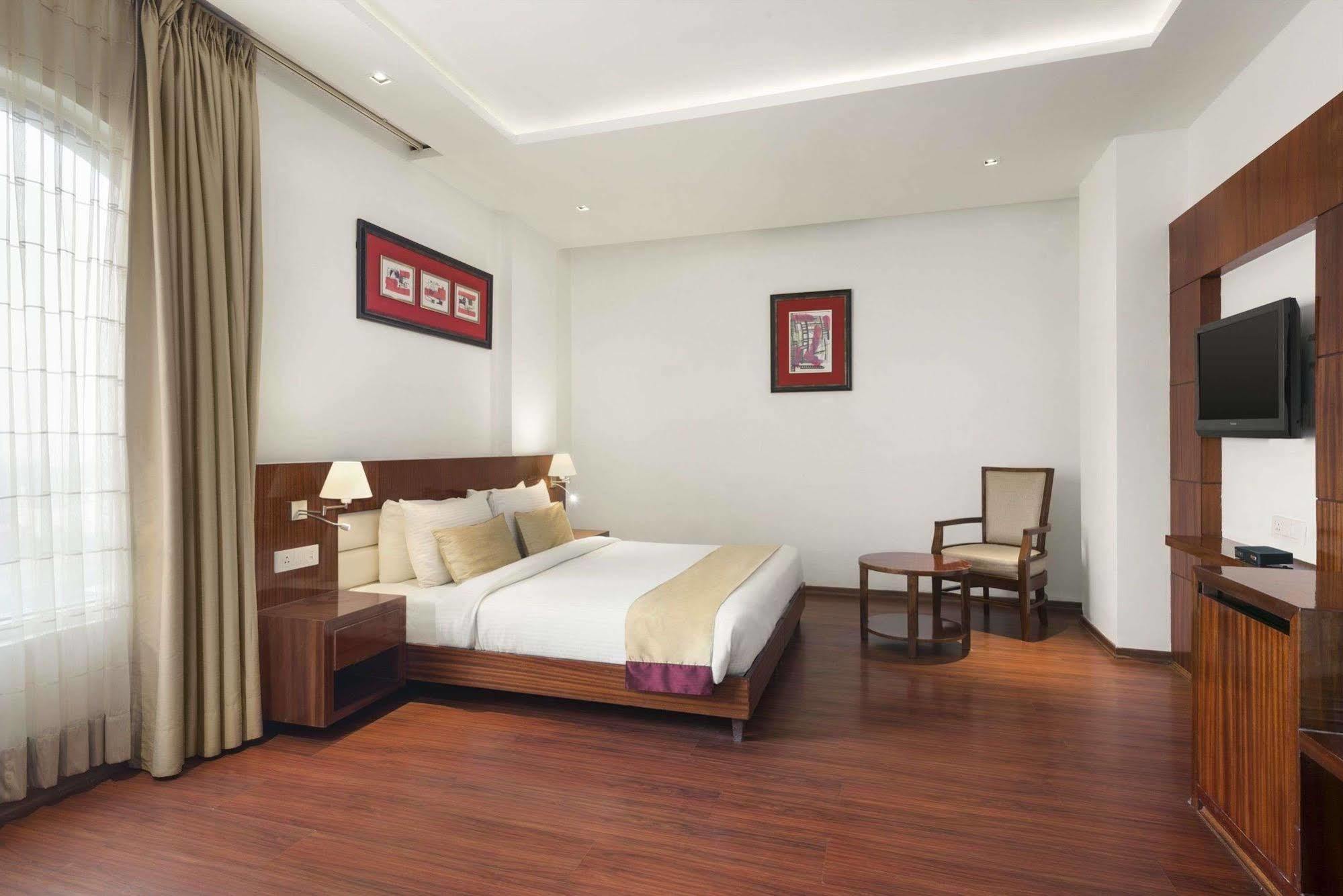 Days Hotel By Wyndham Panipat Ngoại thất bức ảnh
