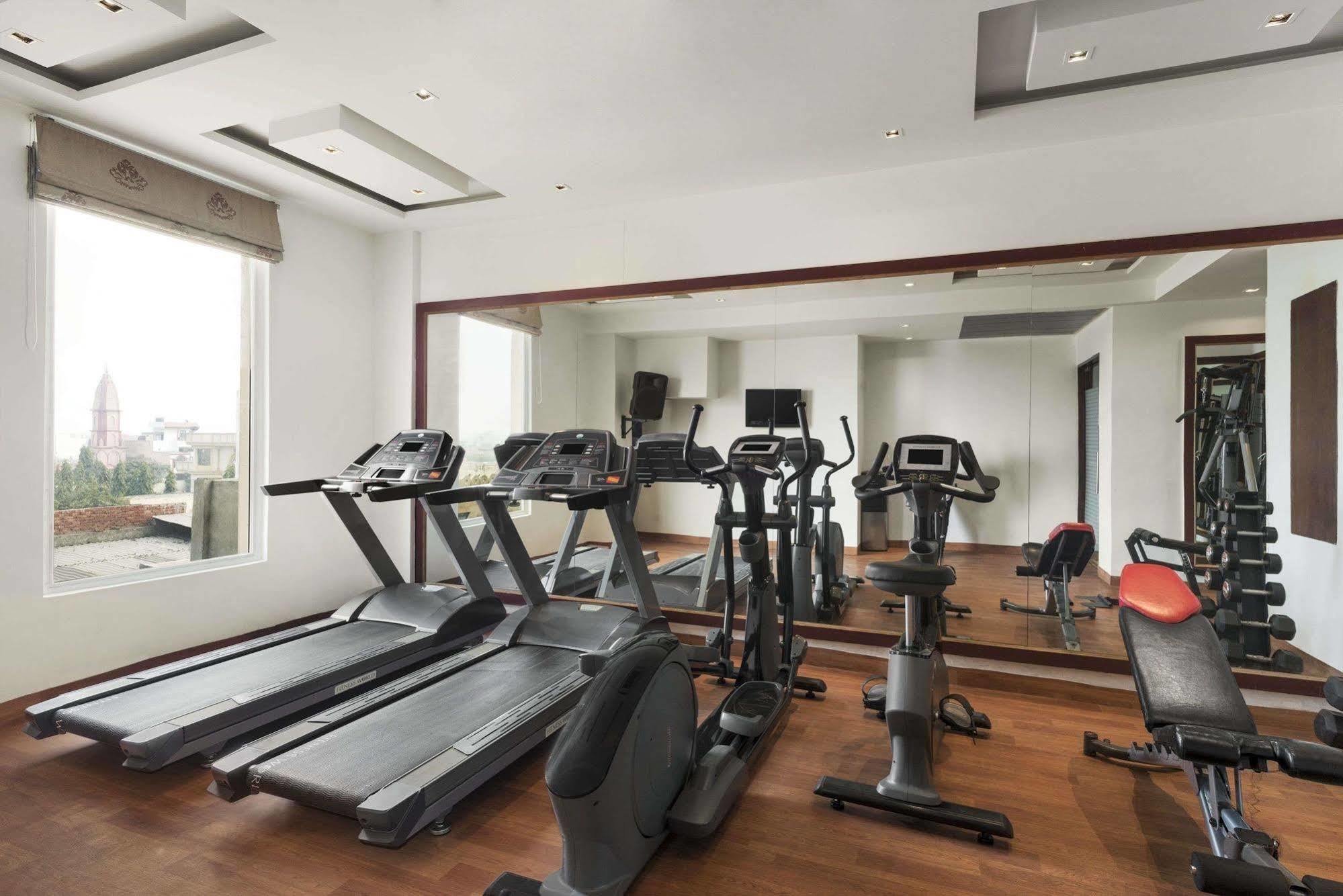 Days Hotel By Wyndham Panipat Ngoại thất bức ảnh